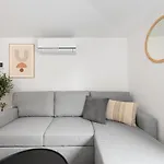 Modern 1br - Brand New Bonjardim I *