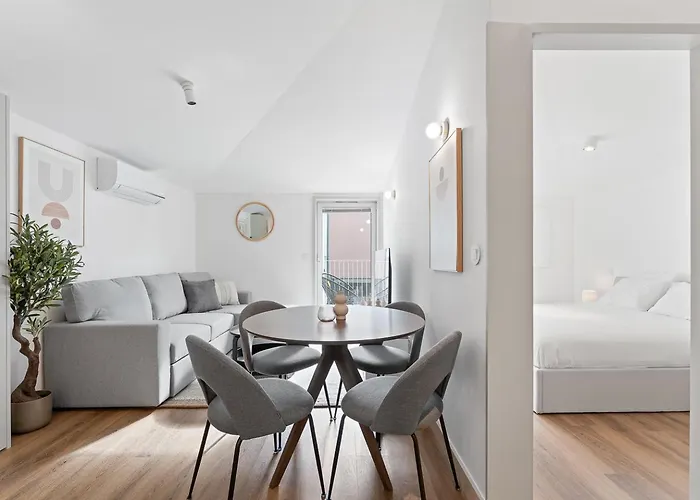 Апартаменты Modern 1br - Brand New Bonjardim I *